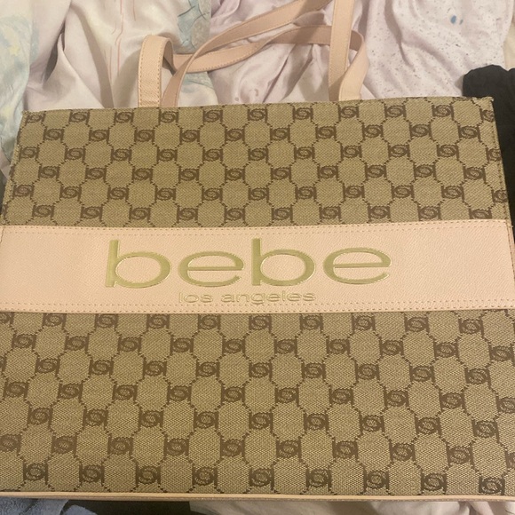 bebe tote bag never used. selling because i got a new bag - Picture 2 of 4